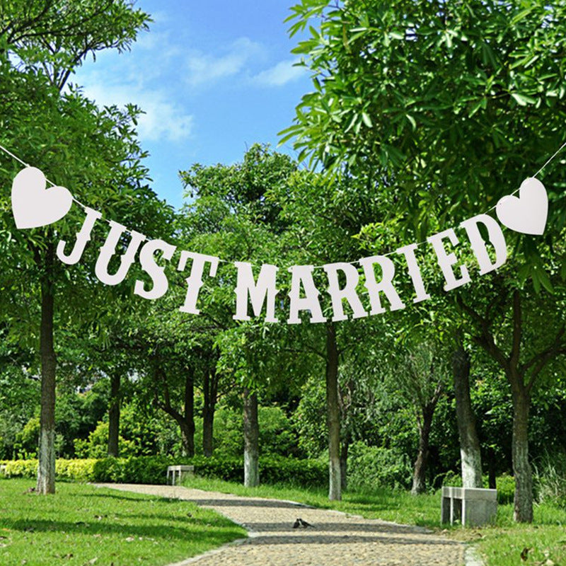 JUST MARRIED Retro Garland